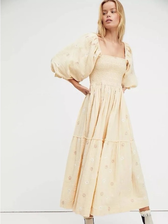 Free People Dresses & Skirts - Free People dahlia Maxi Dress in vanilla size S